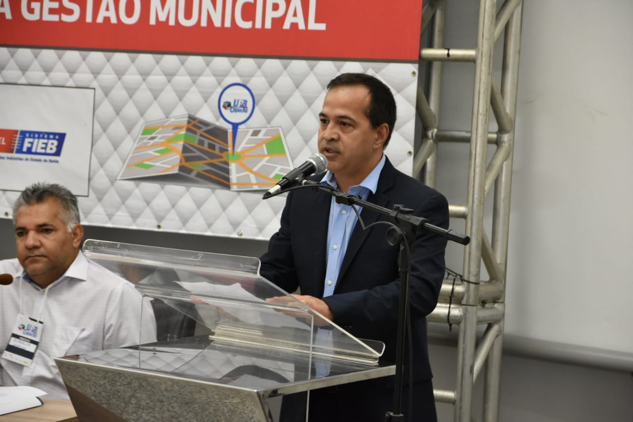 Guanambi: Com representantes de mais de 100 prefeituras, vice-prefeito Hugo Costa participa de evento regional da Uni?o 