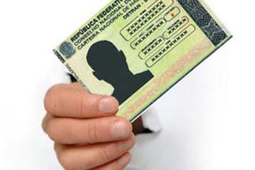 Em setembro, tirar a Carteira Nacional de Habilita??o (CNH) ficou R$ 300,00 mais caro.