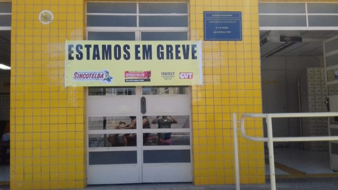 Greve trabalhadores dos Correios é suspensa em todo o país.