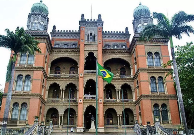 Fiocruz usa remédio do HIV contra covid-19 com sucesso.