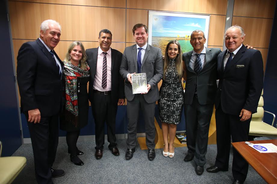 Deputada Ivana Bastos e prefeitos baianos se re?nem com ministro do Turismo.