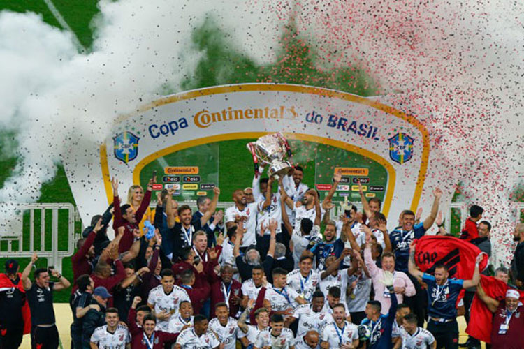 Athletico-PR vence o Internacional e é campeão da Copa do Brasil.