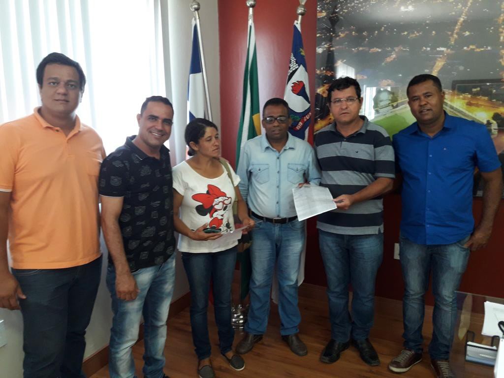 Prefeitura de Guanambi firma parceria para constru??o de adutora que beneficiar? mais de 70 fam?lias da zona rural de Ce