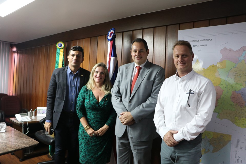 Ivana e prefeito dão mais um importante passo para implantação de fábrica de pepino em Iuiu.