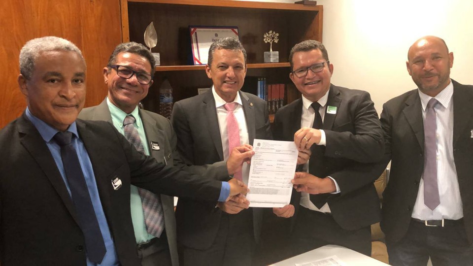 Deputado Charles Fernandes se reúne com diretor do IF Baiano e oficializa emenda para melhorias de infraestrutura na ins