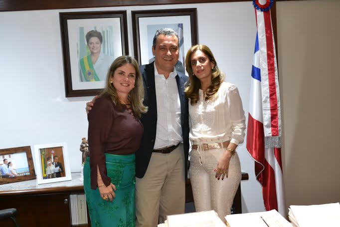 Sebastião Laranjeiras: Ivana Bastos e prefeita buscam melhorias com o governador.