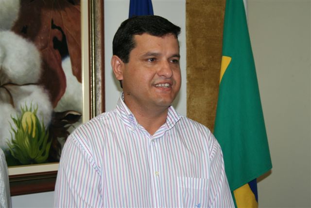 Prefeito Jairo Magalh?es anuncia pacote de inaugura??es de mais obras para o m?s de dezembro e in?cio de 2018.