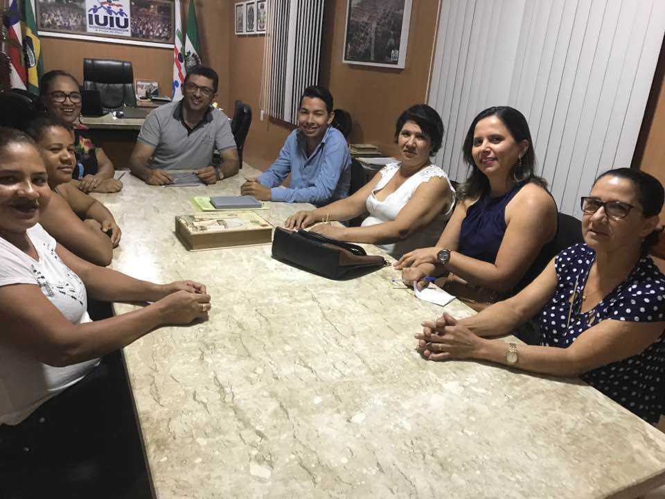Prefeito de Iui? re?ne com representantes do Sindicato dos Servidores.