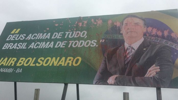 Outdoor de Bolsonaro ? pinchado em Guanambi.