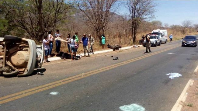 Acidente mata duas pessoas na MG-122 em Monte Azul.
