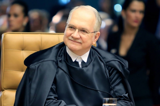 Ministro do STF suspende instalação da comissão do impeachment da Presidente Dilma.