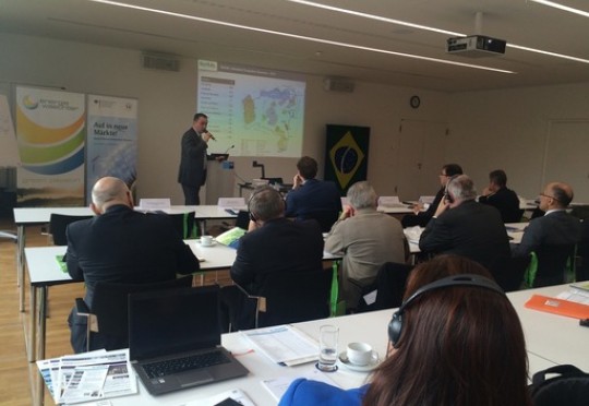 Rui se reúne com executivos da área de energia solar e alta tecnologia na Alemanha.