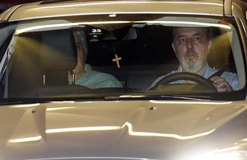 Delcídio do Amaral é solto e poderá voltar ao trabalho no Senado.