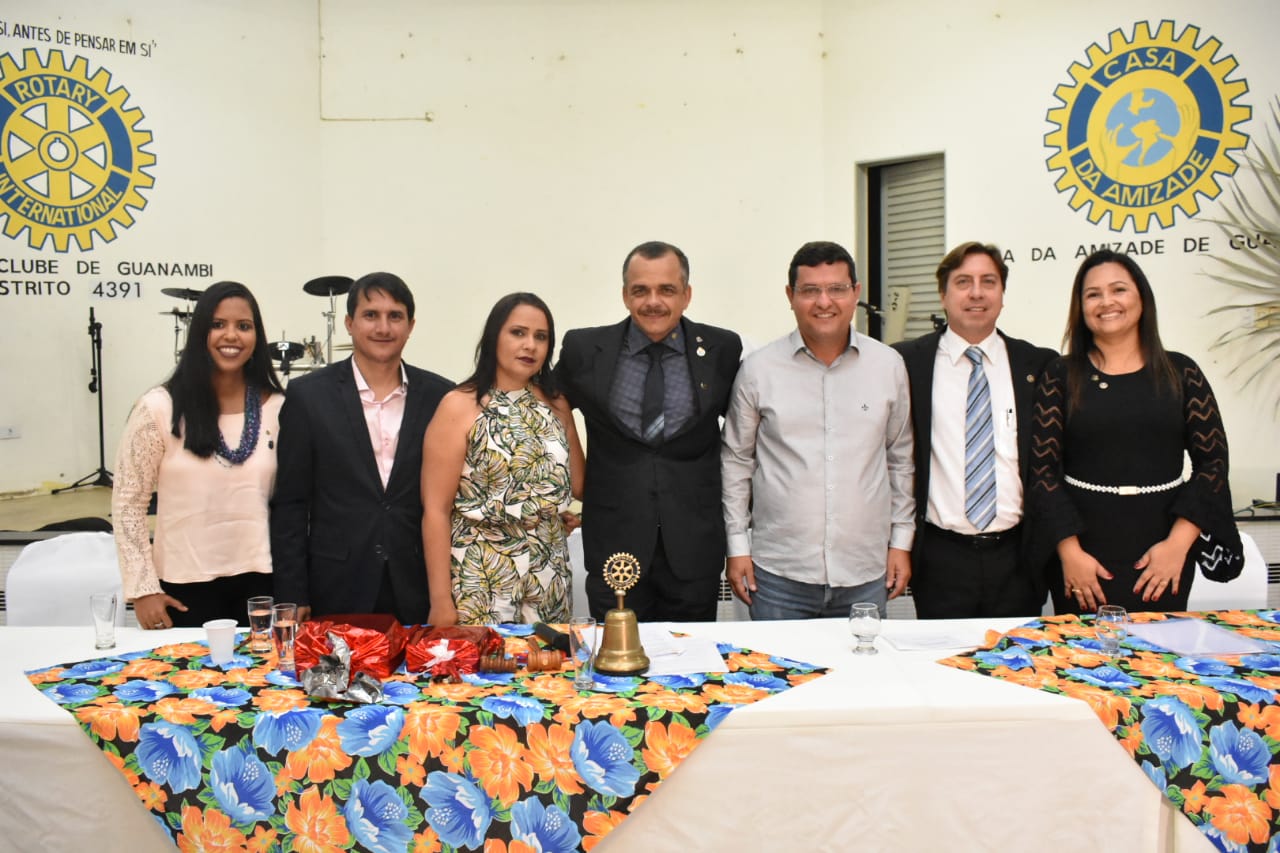 Prefeito Jairo Magalhães prestigia posse da nova diretoria do Rotary e reafirma parceria.