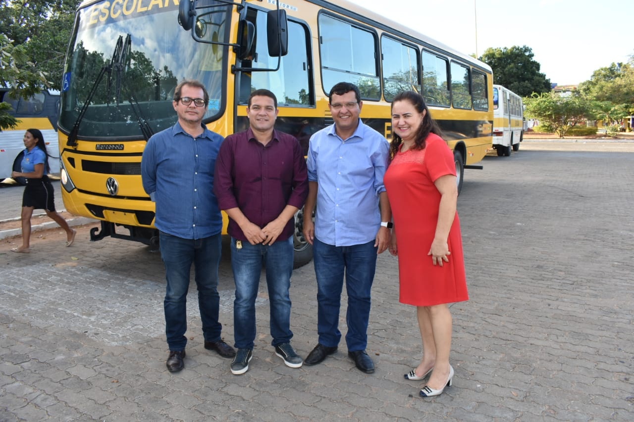 Guanambi recebe mais um ônibus do Programa “Caminho da Escola”.