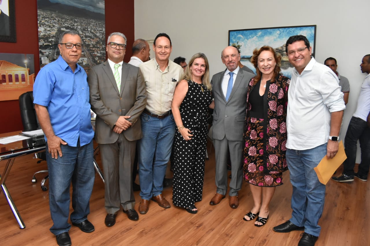 Prefeitura e FIP assinam termo de parceria.