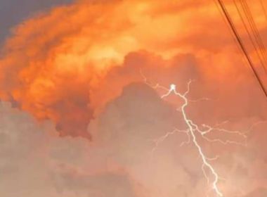 Nuvem "cumulus nimbus" chama a atenção de moradores de Feira de Santana e região.