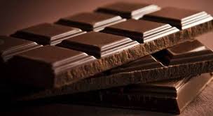 Chocolate amargo reduz o risco de depressão em 70%.