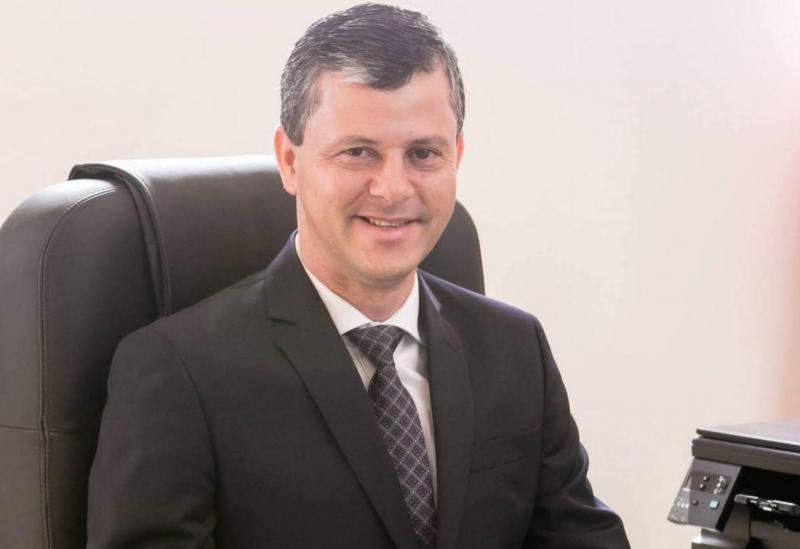 MPF obtém bloqueio de R$ 1,2mi em bens de prefeito e mais sete por desvio de verbas do Fundeb em Caetité (BA).
