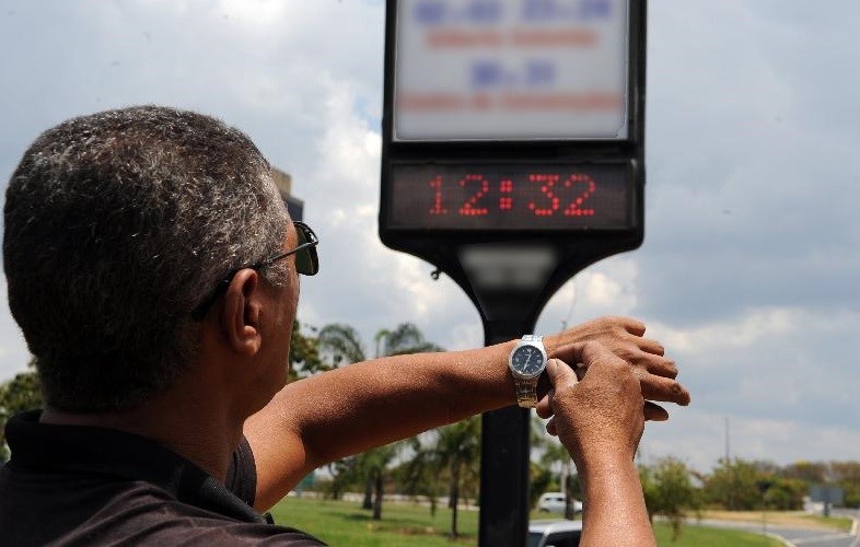 Governo estuda acabar com o hor?rio de ver?o.