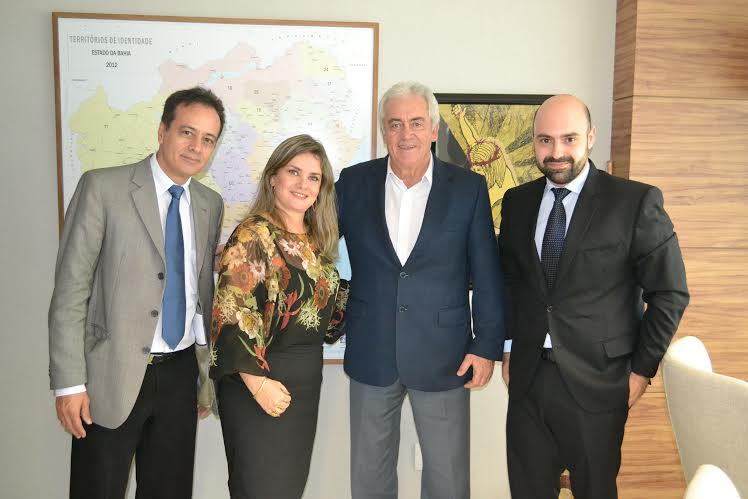 Deputada e dirigentes da Bahiafarma se reúnem com senador.