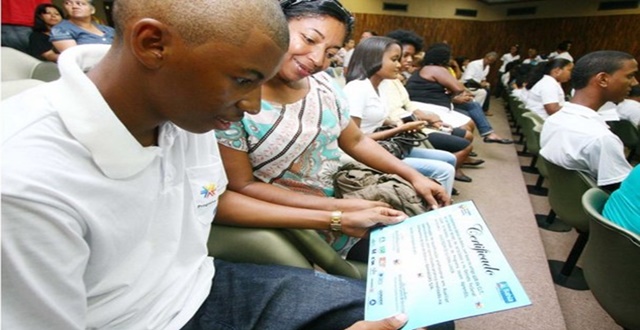 Governo lança projeto ‘Primeiro Emprego’ que vai beneficiar 18 mil jovens na Bahia.