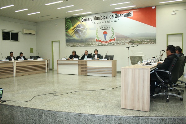 C?mara encerra per?odo legislativo aprovando LDO.