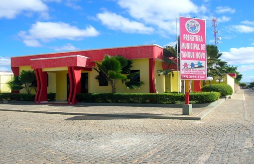 Prefeito de Tanque Novo cancela Concurso P?blico e exonera todos os concursados que assumiram em 2015.