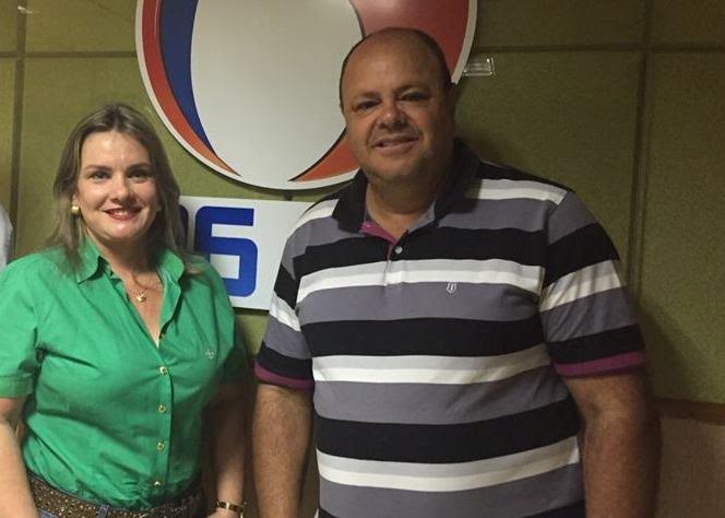 Ivana Bastos enfatiza “eu e Charles Fernandes estamos juntos com o candidato do governo”.