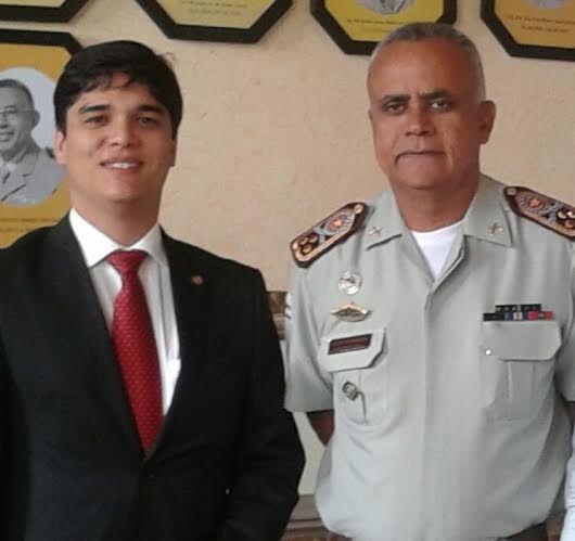 Deputado Vitor Bonfim garante novas viaturas para Guanambi.