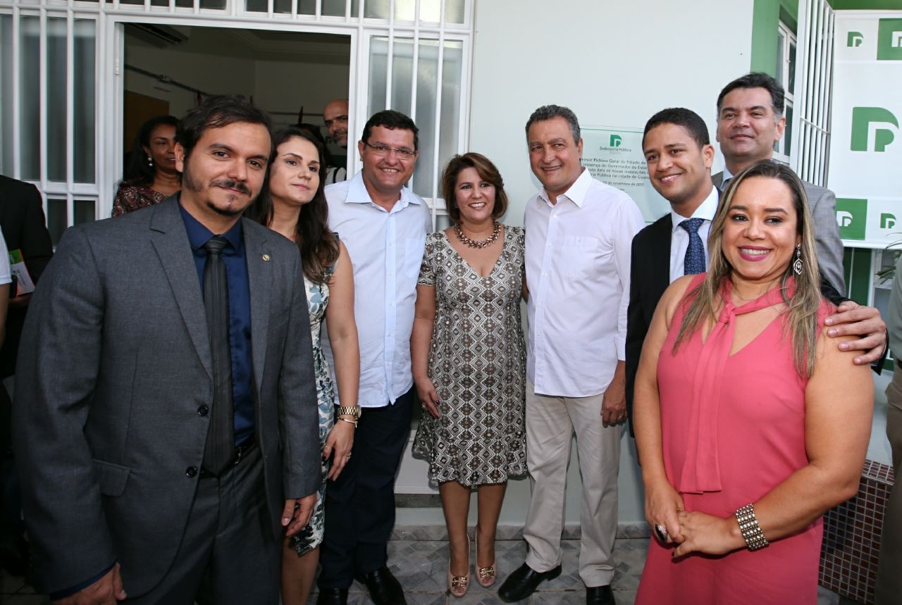 Ao lado de Rui Costa, prefeito de Guanambi participa da inaugura??o das novas instala??es da Defensoria P?blica do Estad