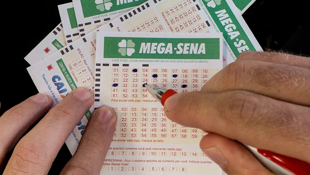 Mega-Sena de R$ 130 milhões acumula; veja números sorteados.