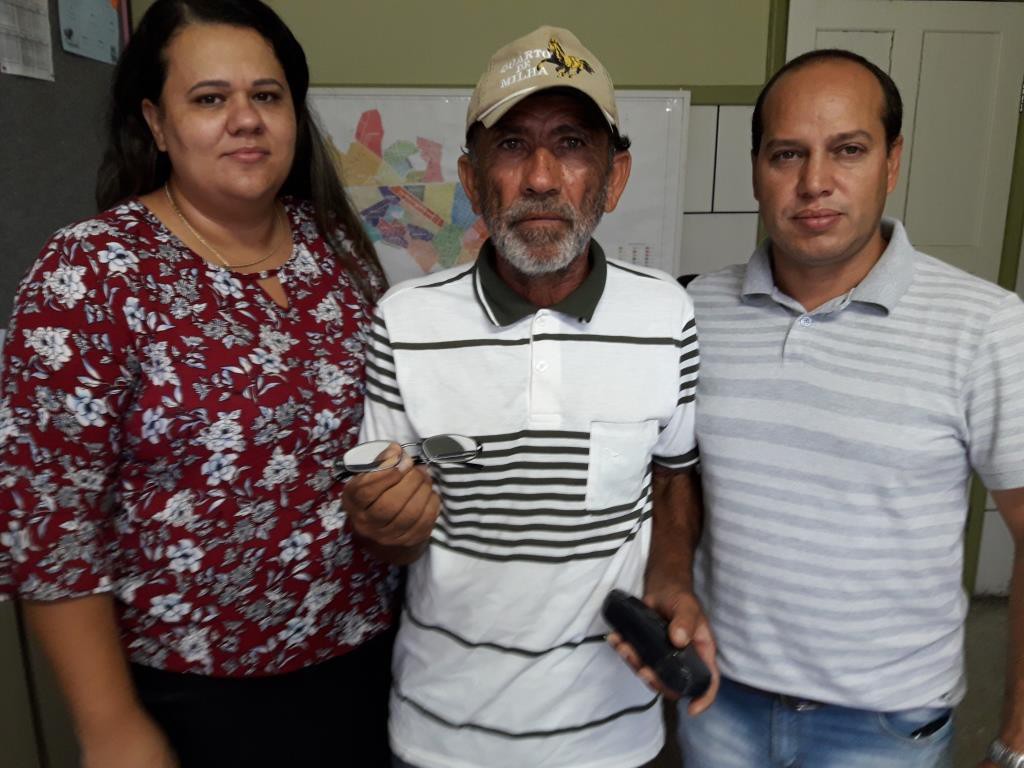 Secretaria Municipal de Sa?de inicia entrega de 546 ?culos aos cidad?os que participaram da Feira de Sa?de.