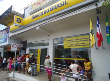 Agências bancárias não funcionam nesta quinta, mas abrem na sexta-feira (22).