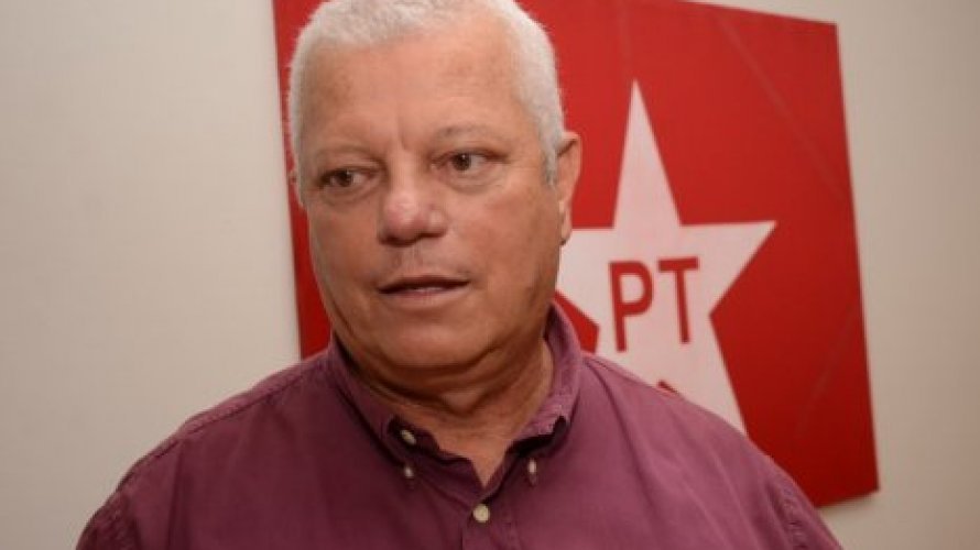Presidente do PT diz que interferência de Moro no MPF põe em risco a Justiça e pede exoneração do Ministro.