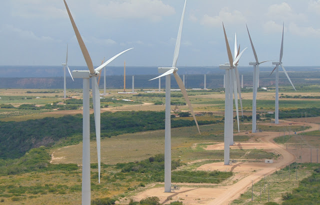Bahia comercializa 55% de novos projetos eólicos em leilão de energia.