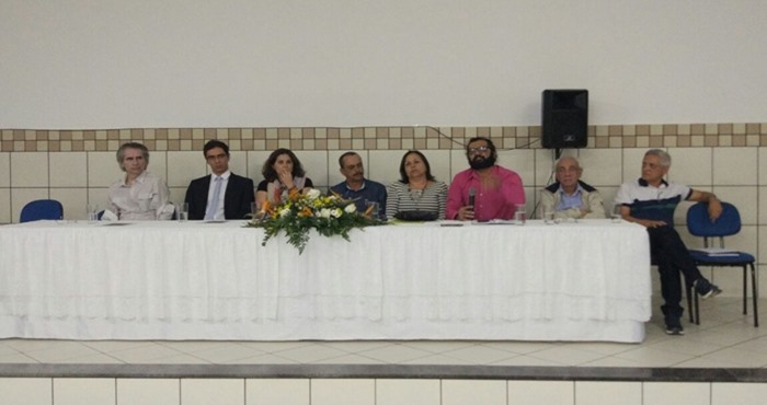 Corpo de ativista Jo?o Leonardo enterrado em Palmas de Monte Alto come?a ser exumado.