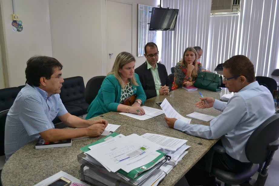 Autorizadas obras de energia el?trica para diversas localidades de Riacho de Santana.