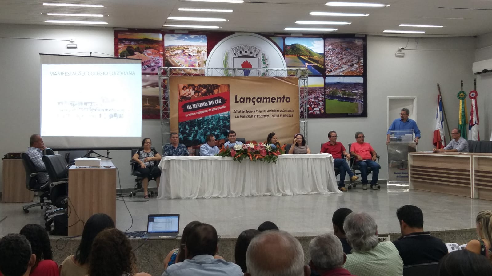 O sucesso do lançamento do livro “Os Meninos do CEG” em Guanambi.