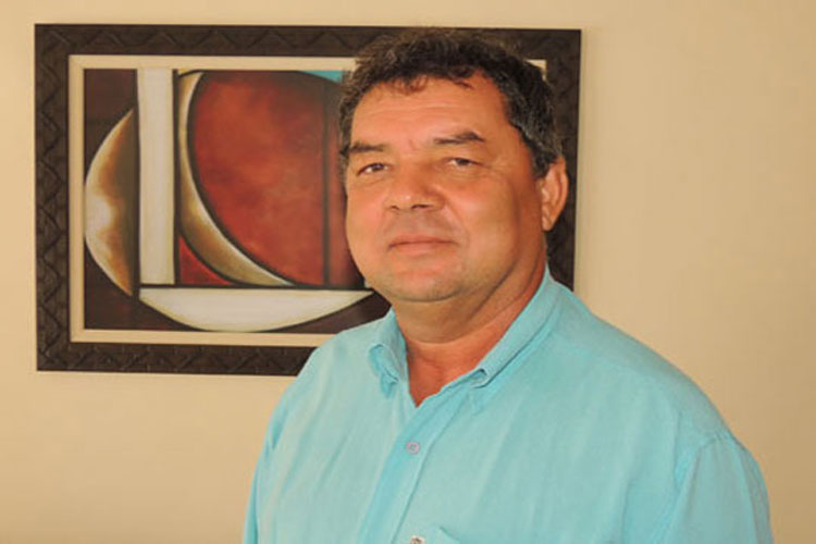 Prefeito de Rio do Antônio punido por nomeação irregular de servidores.