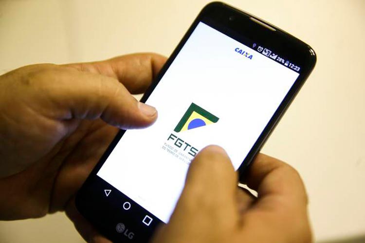 Em meio à crise, governo libera saques de R$ 1.045 do FGTS a partir de junho.