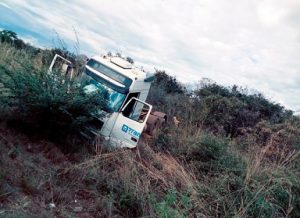 Caminhoneiro ? preso por dirigir embriagado na BR-122 em Caetit?.