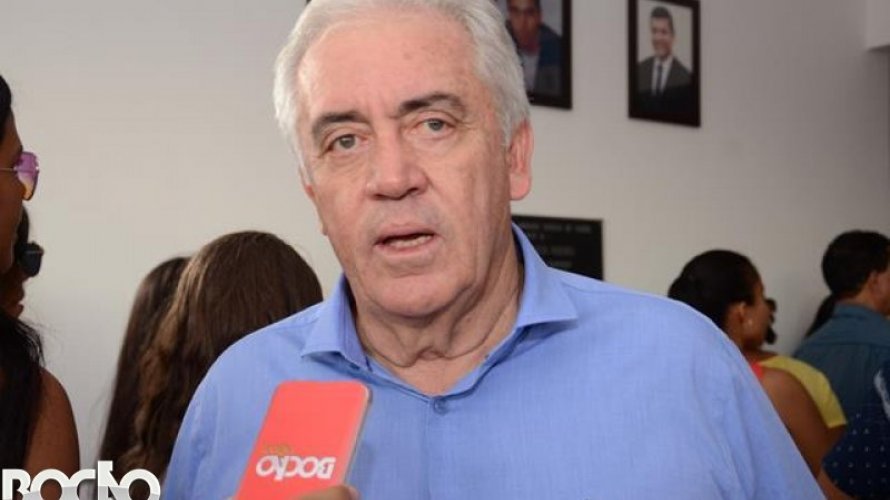 Com tr?s nomes cotados para a presid?ncia da AL-BA, Otto diz que s? tratar? do assunto com Rui.