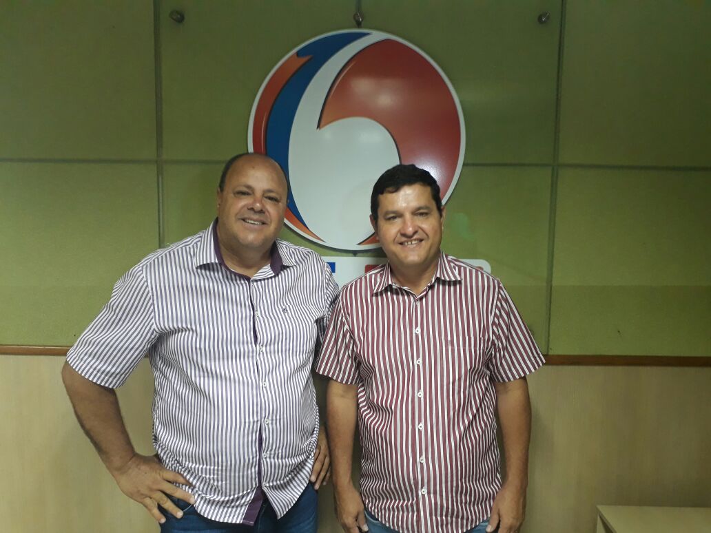 Deu no Al? Cidade: Prefeito Jairo Magalh?es anuncia decis?o sobre os contratados.
