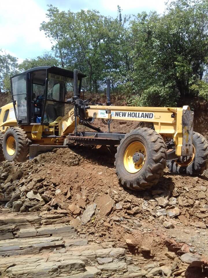 Prefeitura de Iuiú segue trabalhando na recuperação de estradas vicinais do município.