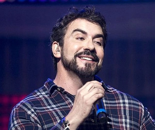 Padre Fábio de Melo anuncia que vai parar de fazer shows.