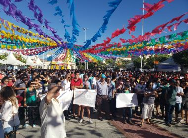 Guanambi: Manifestantes cobram Inema por aprovar construção de barragem.