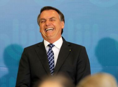 Bolsonaro lidera intenções de voto para 2022; Lula ocupa segunda posição.
