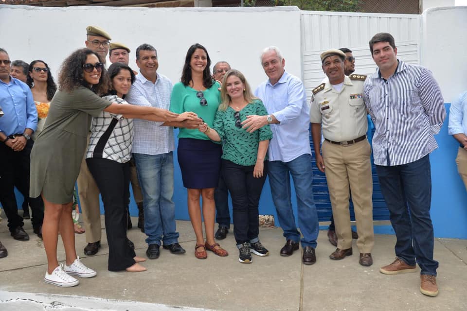 Ivana Bastos comemora inaugurações em Palmeiras.