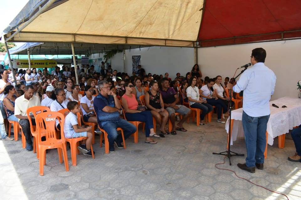 Prefeito anuncia constru??o de pra?a durante abertura da 2? Feira de Sa?de da UBS dos Bairros Lagoinha, Taboinha e Ara?j